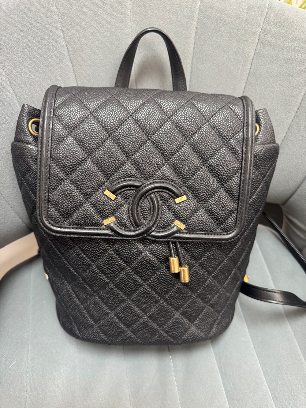 CHANEL Filigree Backpack - Picture 3 of 10